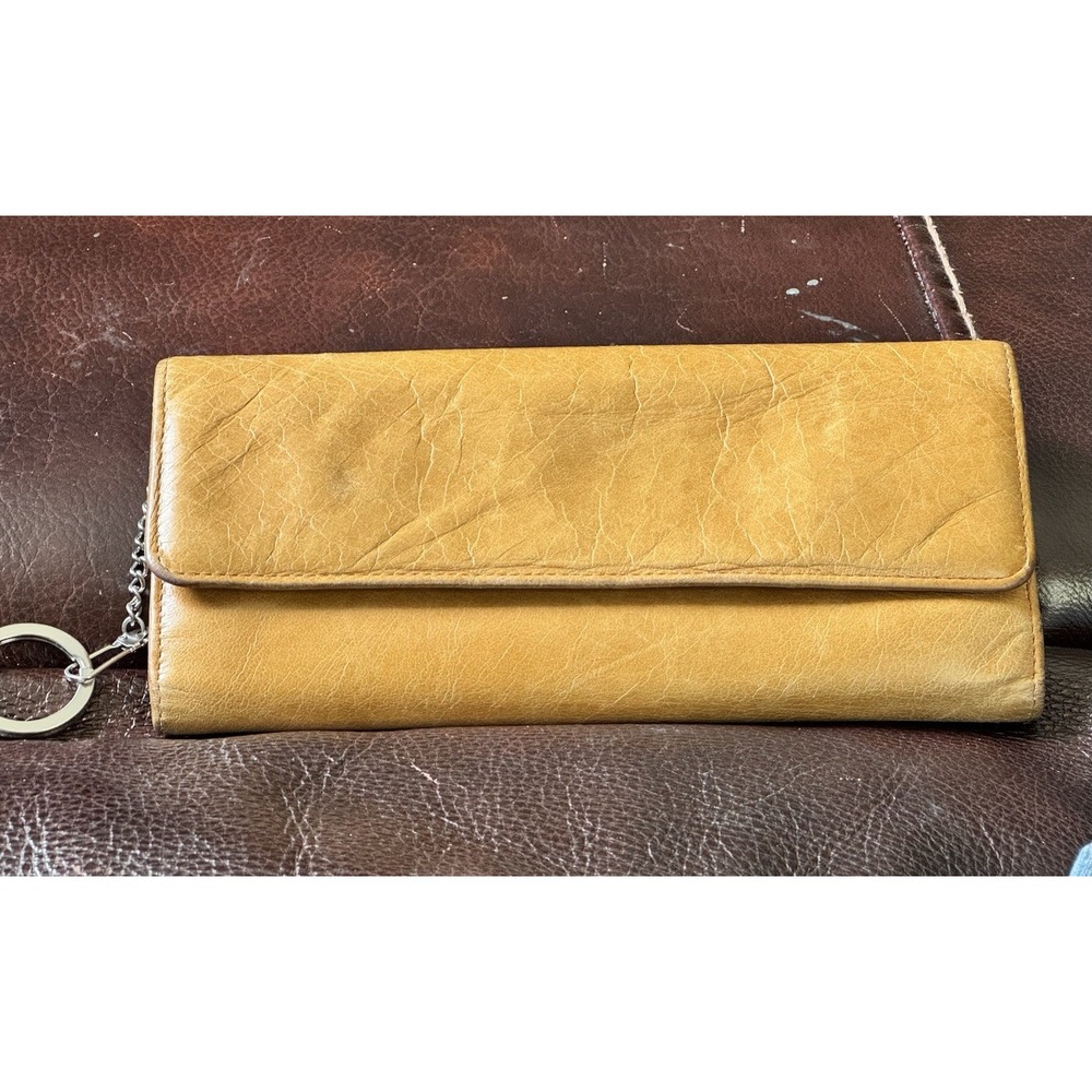 HOBO $178 slim Leather Honey Tan Magnetic  Closure Floral Inside Wallet Key ring